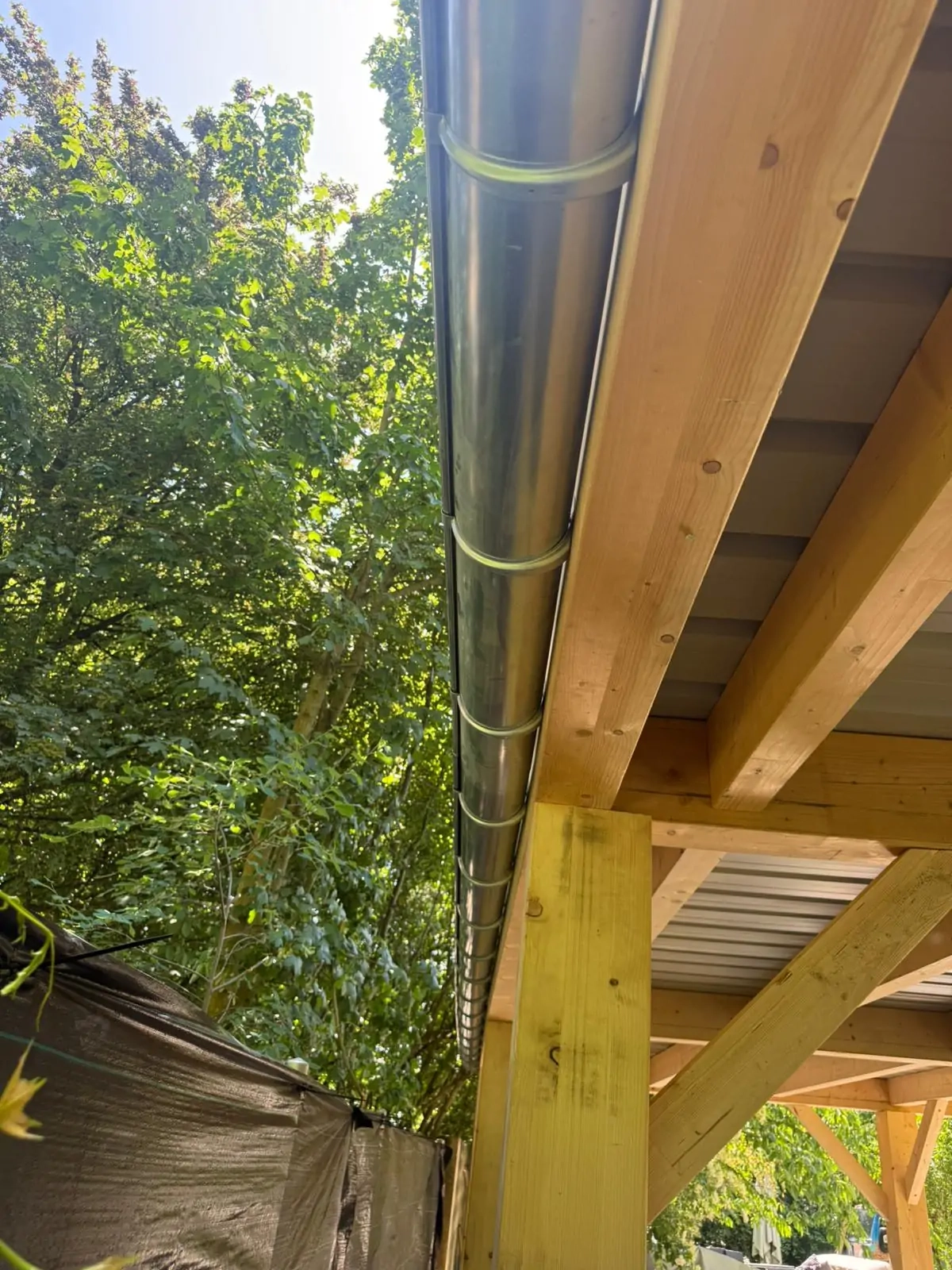 descente-eau-pluviale-inox-carport-bois-geneve-sft-swiss